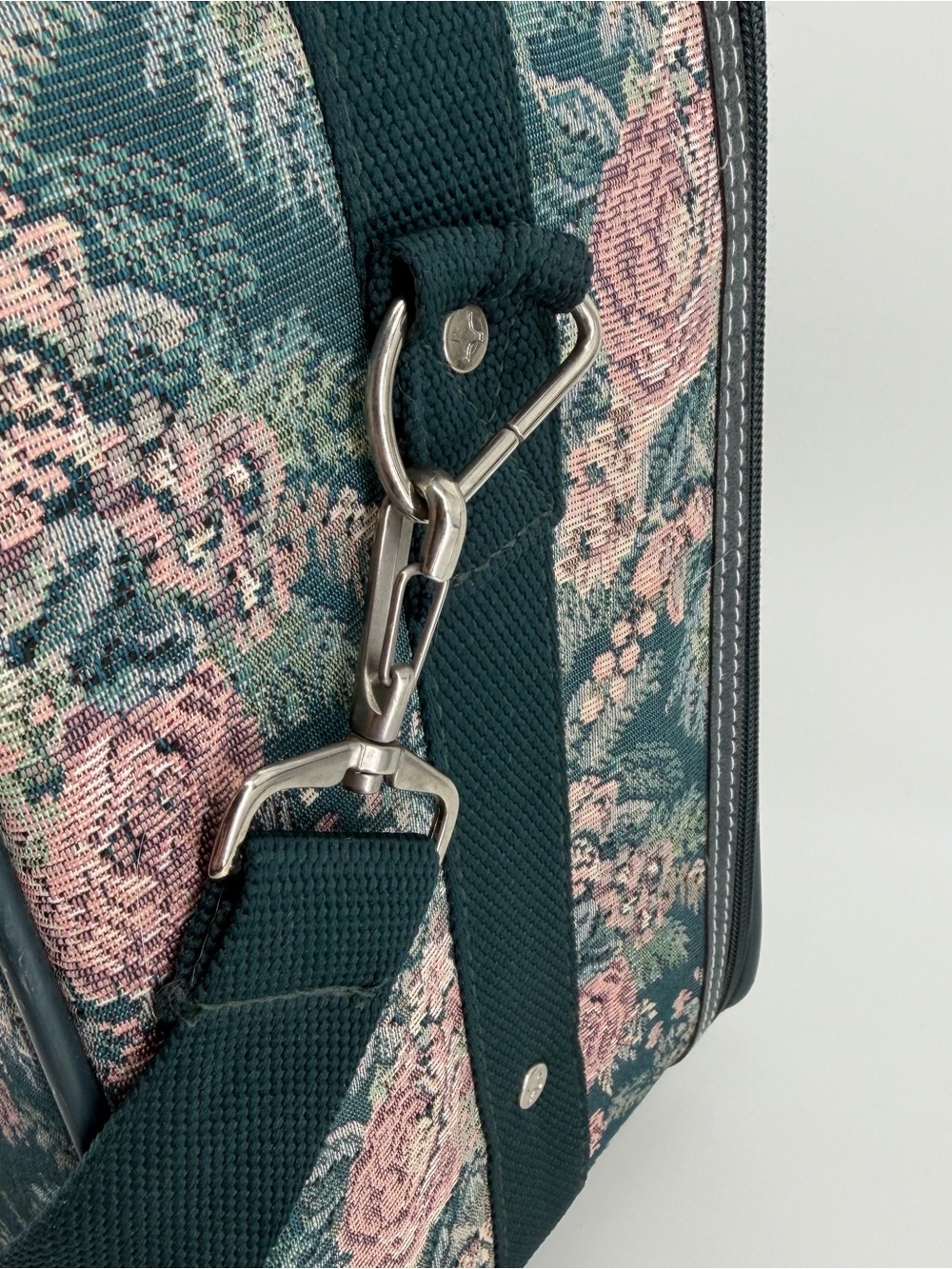 Atlantic Vintage Tapestry Floral 4-Wheel Spinner Carry On Luggage Suitcase 21” - Picture 8 of 14